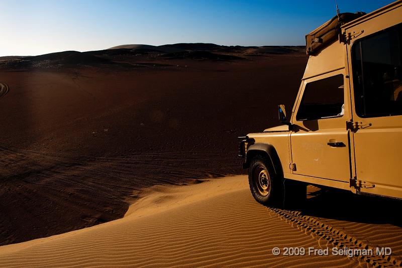 20090603_164648 D3 X1.jpg - Our 4x4 at the Skeleton Coast Camp; overlooking a drop